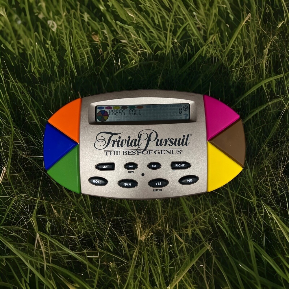 Vintage 1997 Trivial Pursuit The Best of Genus Electronic Handheld Portable Game